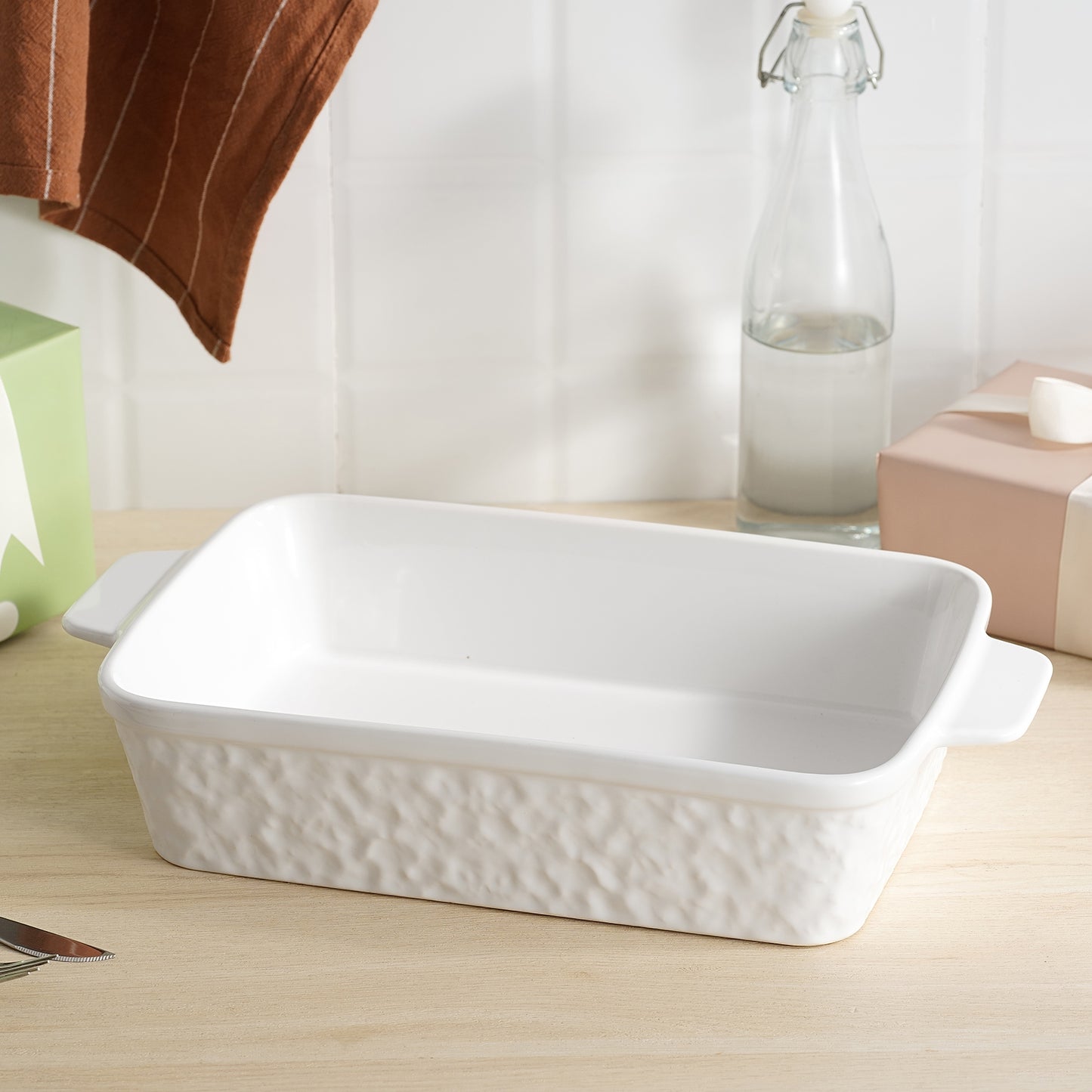 Dafuceramic Casserole Dish for Oven, 4.5 QT Baking Dish, 9x13 Large Porcelain Baking Pan, Durable Rectangular Lasagna Pan Deep with Handles, Microwave Oven Safe